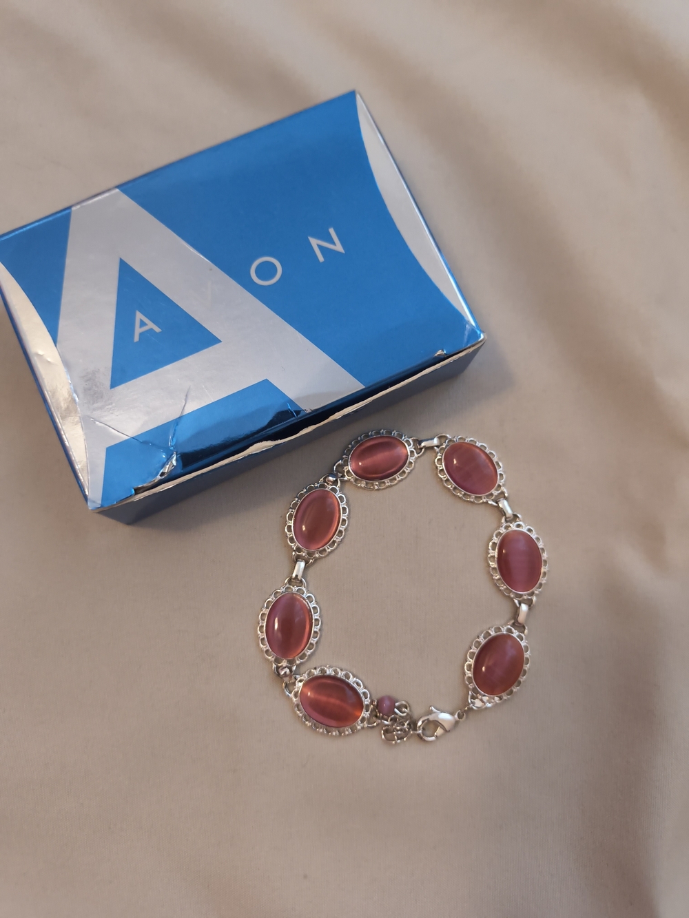 Vintage Avon Pink Cats Eye Stone Bracelet